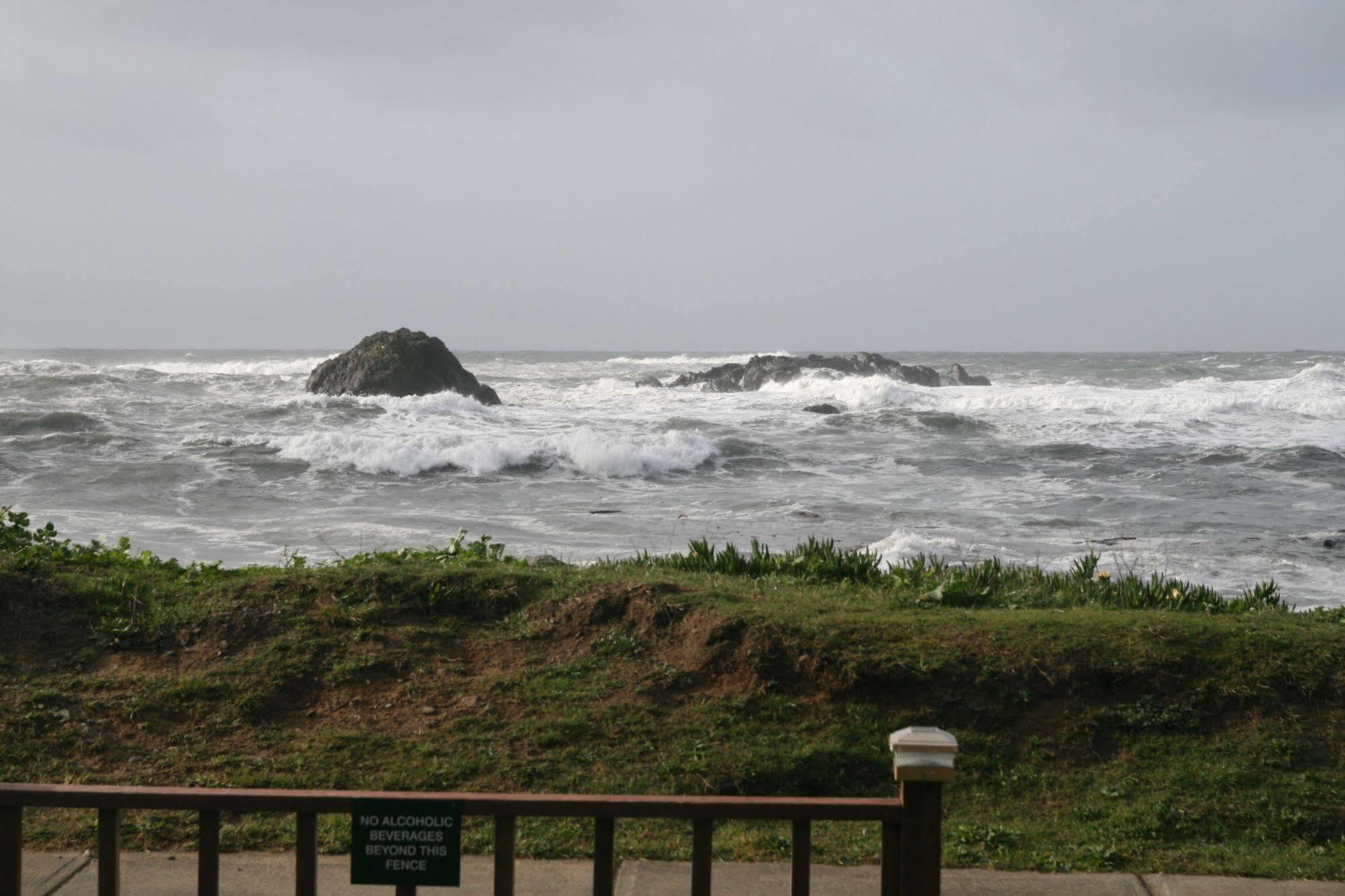 Oceanfront Lodge Crescent City Eksteriør billede